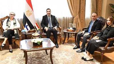 وزير الرياضة يبحث مع سفيرة فنلندا دعم الشراكة في الجمباز وتبادل الخبرات