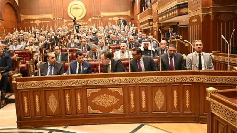 الشيوخ يناقش اختفاء العملات المعدنية ويوصي بتوسيع الدفع الإلكتروني في المواصلات