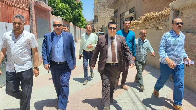 نقلة حضارية بقرية بنجا.. انتهاء رصف الطريق الرئيسي وتطويرالشوارع بطهطا