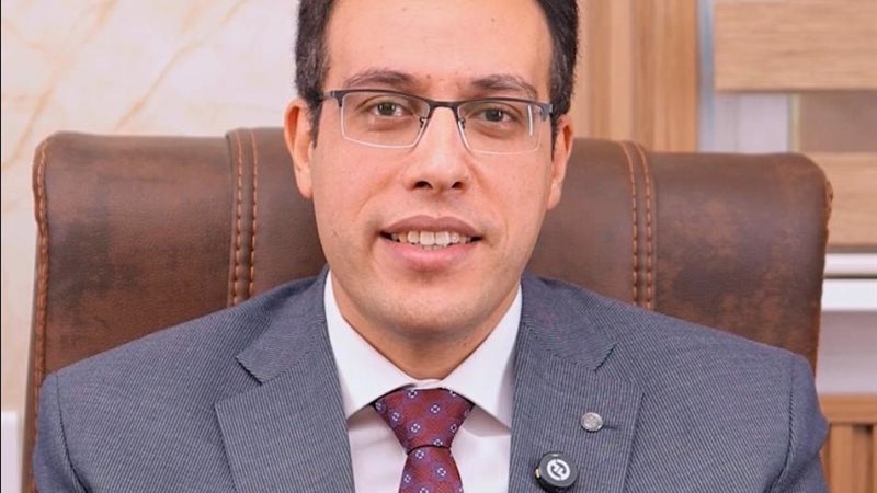 دكتور أحمد عامر أستاذ