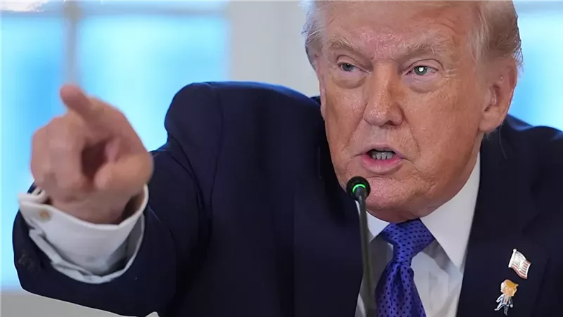  الرئيس الأمريكي،
