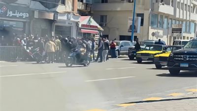 3 مصابين في لحظات.. انقلاب سكوتر على كورنيش الإسكندرية يشل الحركة مؤقتًا