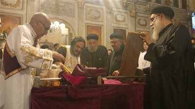 وسط الأجواء الروحانية.. أقباط الاسكندرية يحتفلون بـ عيد مارمرقس الرسول بالكنيسة المرقسية
