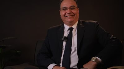 استشاري نفسي: شيرين عبد الوهاب تحارب للعودة.. والغناء رئتها للحياة |خاص