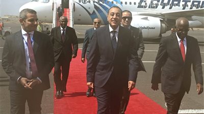 رئيس الوزراء يصل إلى جيبوتي للمشاركة في مراسم تنصيب الرئيس إسماعيل عمر جيله
