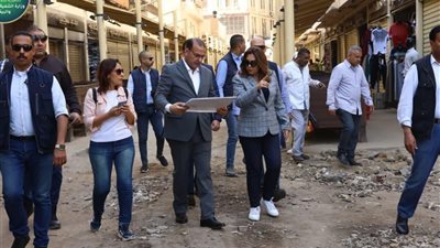وزيرة التنمية المحلية والبيئة تتفقد تطوير سوق العتبة