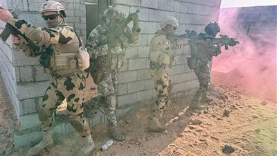 الصاعقة المصرية في مهمة دولية جديدة.. تدريبات على القتال والاقتحام والرمايات