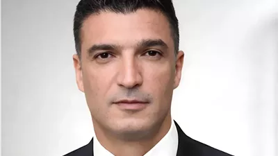 وزير الصناعة يبحث مع وفد شركة مرسيدس-بنز إيجيبت خطط الشركة بصناعة السيارات في مصر
