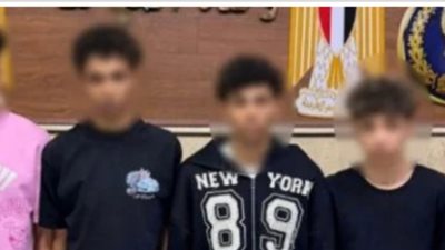عصابة الضباط المزيفة... سقوط 4 طلاب بتهمة النصب على راغبي بيع الهواتف