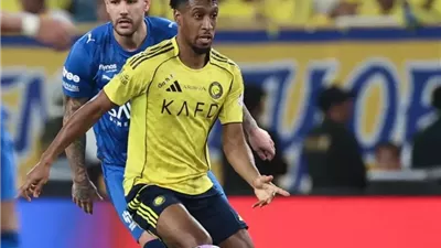 خطأ قاتل من بينتو يحرم النصر من حسم الدوري أمام الهلال في ديربي الرياض