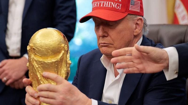 ترامب مع كأس العالم