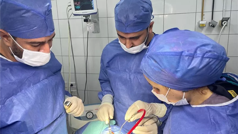 تدخل جراحي دقيق لمصاب بمستشفى ميت غمر يعيد بناء الوجه وقاع العين