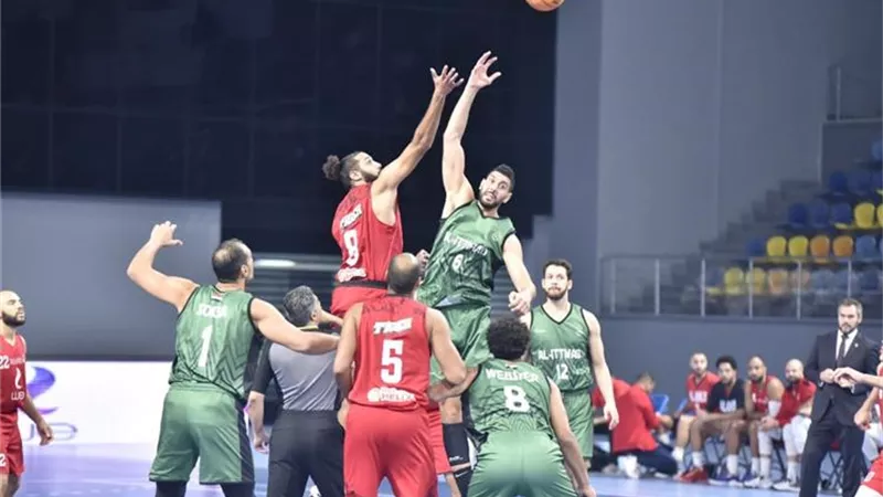 الأهلي يفوز على الاتحاد 68-66 في أولى مواجهات نهائي دوري السلة