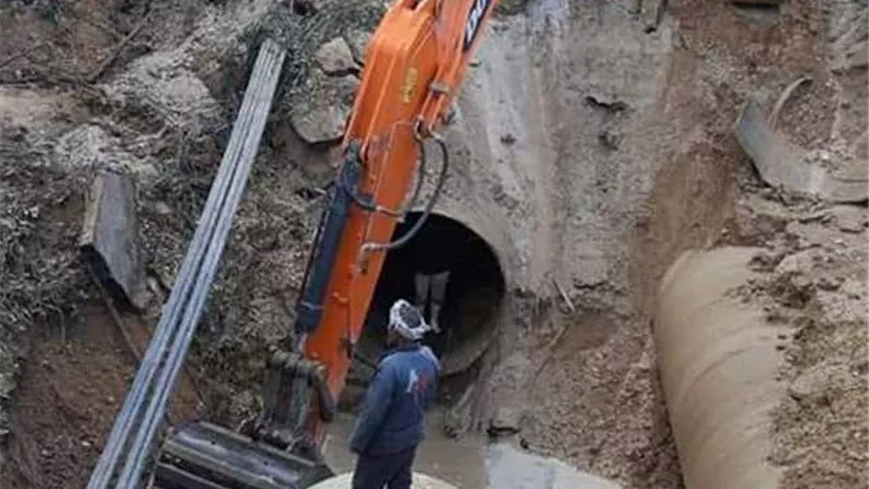 انتهاء إصلاح كسر خط مياه الجيزة وعودة الخدمة تدريجيًا 