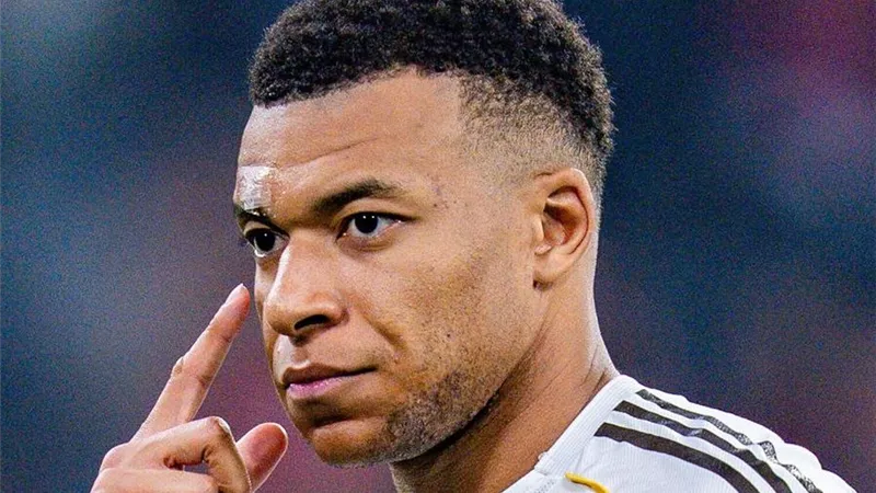 سبب استبعاد مبابي من كلاسيكو ريال مدريد وبرشلونة