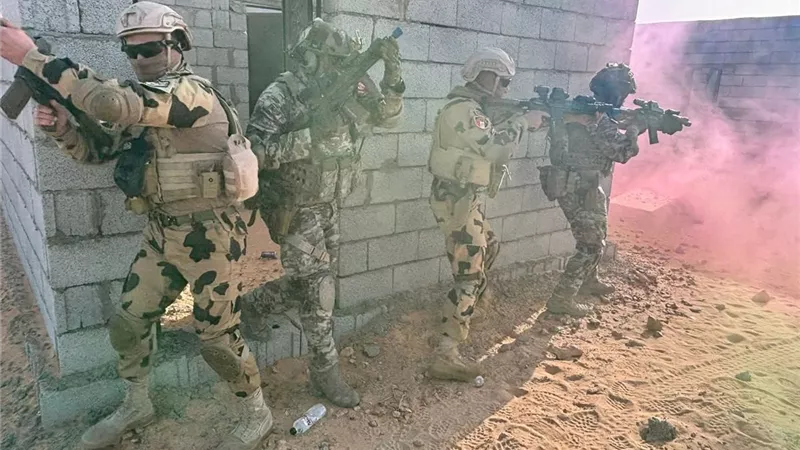 الصاعقة المصرية في مهمة دولية جديدة.. تدريبات على القتال والاقتحام والرمايات