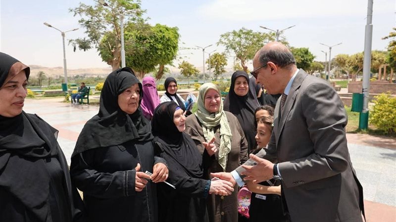 محافظ المنيا يهنئ