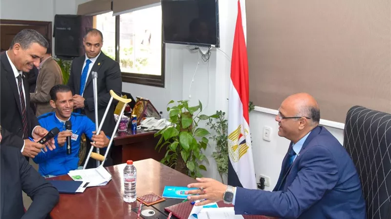 من الدموع إلى الابتسامة.. كيف غيّر لقاء محافظ الإسكندرية حياة المواطنين بالمنتزه؟