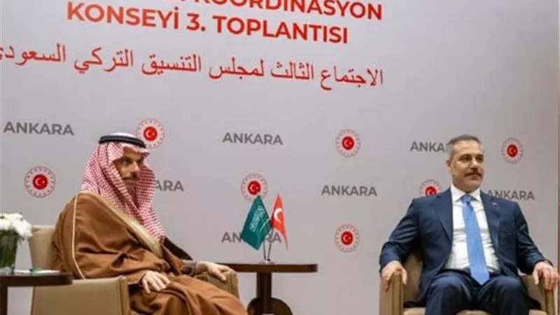 وزير الخارجية التركي يبحث العلاقات الثنائية مع نظيره السعودي في أنقرة