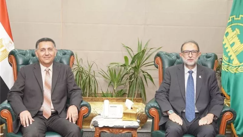 رئيس سلامة الغذاء ومحافظ القليوبية يبحثان تعزيز الرقابة على الأسواق ودعم الصناعات الغذائية