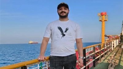 أسرة أدهم أحد أفراد طاقم السفينة المخطوفة يكشفون تفاصيل مأسوية عن الواقعة| تقرير