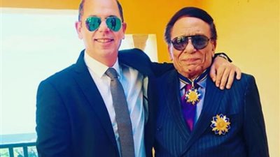 حقيقة تكفل عادل إمام بسداد ديون مصر.. رامي إمام يحسم الجدل