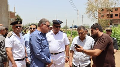 محافظ القليوبية يقود حملة مكبرة لإزالة مبنيين مخالفين بالقناطر الخيرية