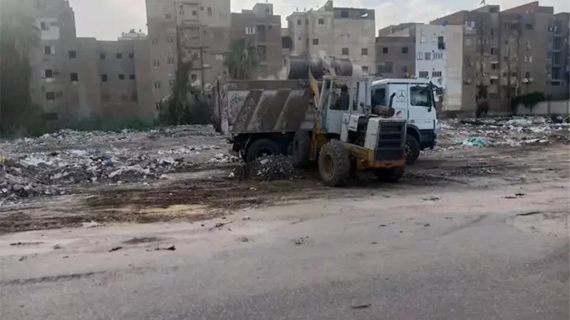 محافظ الدقهلية يوجه برفع مخلفات الأراضي الفضاء بالمنصورة واتخاذ إجراءات ضد المخالفين