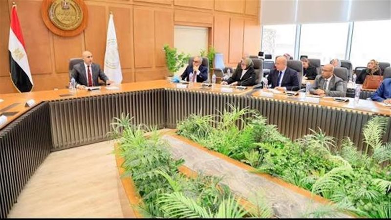 اجتماع وزير التربية