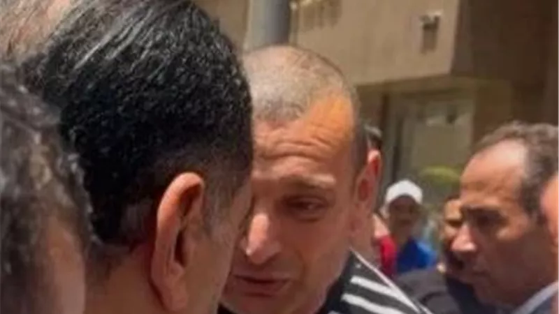 حوار مفاجئ في وسط البلد.. مواطن يواجه مدبولي بملف الإيجار القديم