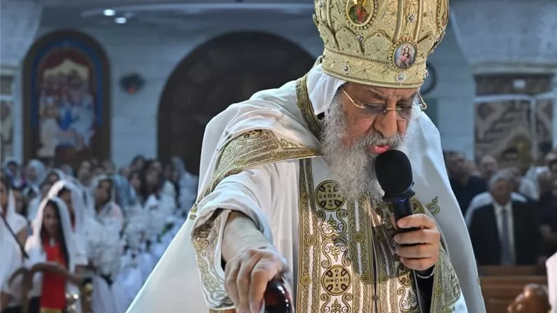 تدشين كنيسة الشهيد مارمينا بدار السلام ورسامة خمسة قمامصة بيد قداسة البابا