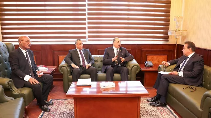 وزير الصحة يبحث مع نقيب المحامين إدراج 600 ألف محام وأسرهم بمنظومة الرعاية الصحية