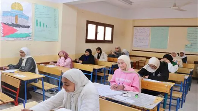 خبيرة تربوية تناشد وزارة التعليم بتوفير مراوح داخل لجان الثانوية العامة 2026