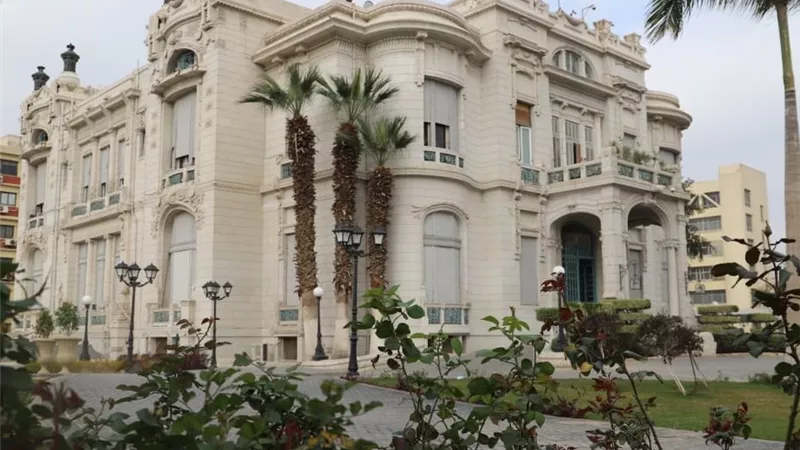 رئيس جامعة عين شمس يستقبل وفد قضائي صيني ومصريًا بقصر الزعفران
