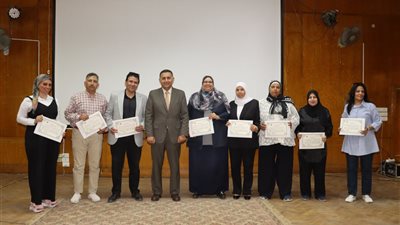 محافظ القليوبية يشهد ختام المبادرة الثانية لتنمية مهارات العاملين بالمخازن ويكرم المتميزين