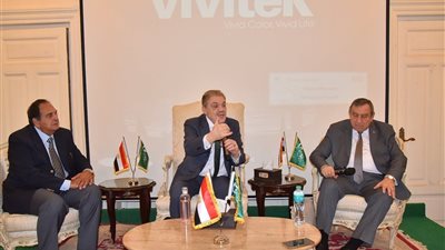 رئيس وزراء مصر الأسبق: المستقبل لا يُنتظر بل يُصنع بالعقل والتناغم