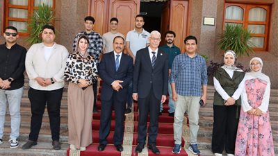رئيس جامعة المنوفية يستقبل وفد 
