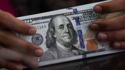 سعر الدولار أمام الجنيه اليوم الاثنين 25 مايو في منتصف تعاملات اليوم