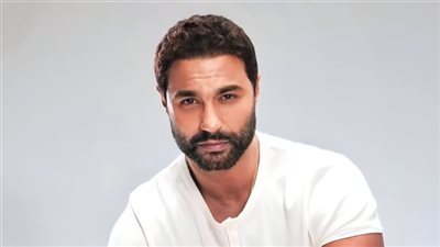 كريم فهمي يعلق بغضب على الشماتة في شقيقه أحمد فهمي