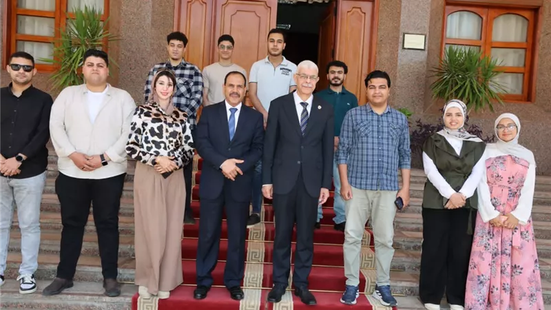 رئيس جامعة المنوفية يستقبل وفد 