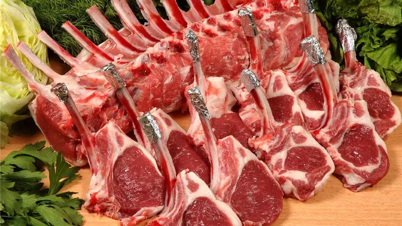قبل عيد الأضحى.. لماذا لا تنخفض أسعار اللحوم رغم زيادة المعروض؟ 