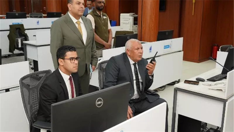 محافظ مطروح يحظر سير النقل الثقيل ليلًا بمرسى مطروح خلال موسم الصيف