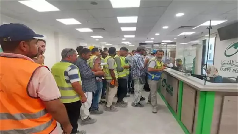 العمل تبدأ صرف منحتين للعمالة غير المنتظمة بقيمة 767 مليون جنيه لـ255 ألف عامل