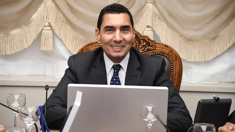 وزير الشباب والرياضة