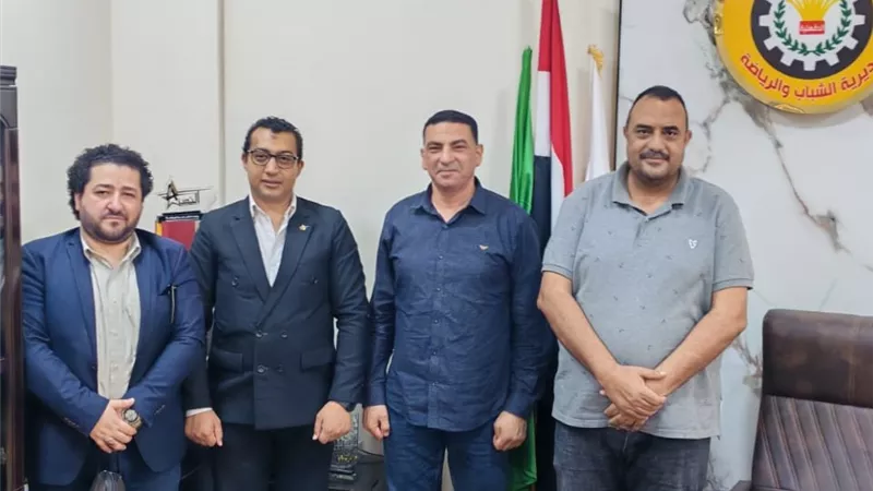 «لدعم الرياضات النوعية».. وكيل شباب الدقهلية يبحث التعاون مع منطقة المظلات والرياضات الجوية