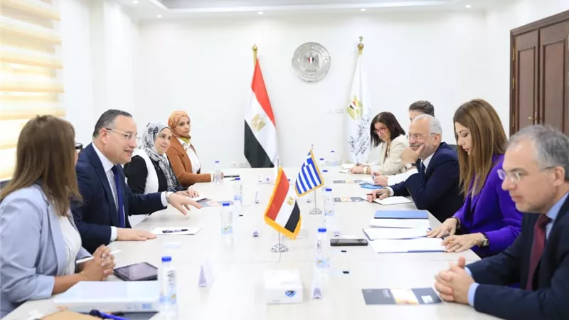 انشاء مراكز بحثية مشتركة..وزير التعليم العالي يبحث التعاون  مع نظيره اليوناني