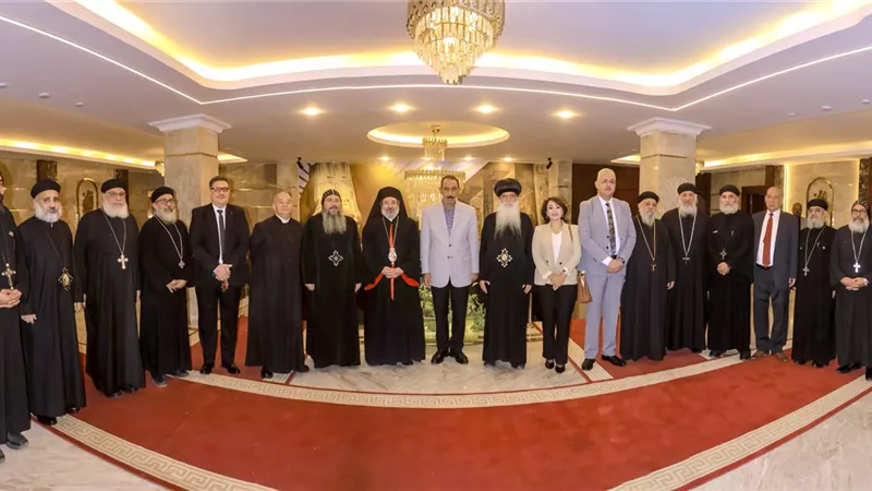 محافظ سوهاج يستقبل أصحاب النيافة الأساقفة والمطارنة للتهنئة بعيد الأضحى المبارك