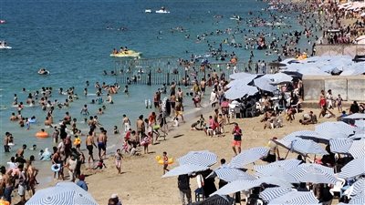 الشواطئ في الصدارة.. الإسكندرية تشهد زحامًا جماهيريًا وانتعاشًا في ثاني أيام العيد