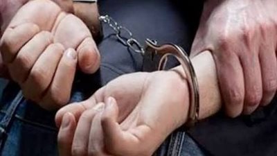 القبض على عامل جراج لطلب مبلغ مالي دون وجه حق.. تفاصيل 