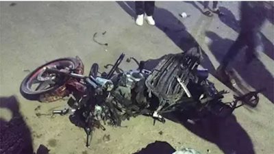 انقلاب دراجة نارية ووفاه شاب على الطريق الزراعي في قوص بقنا